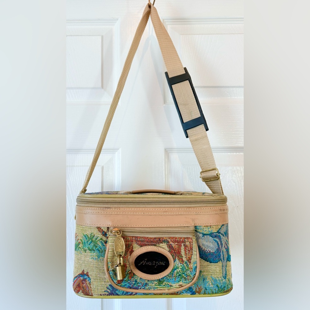 Vintage Horse Equestrian Tapestry Train Makeup Case - Picture 2 of 7